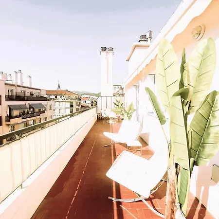 P E N T H O U S E P A N O R A M I C T E R R A C E S